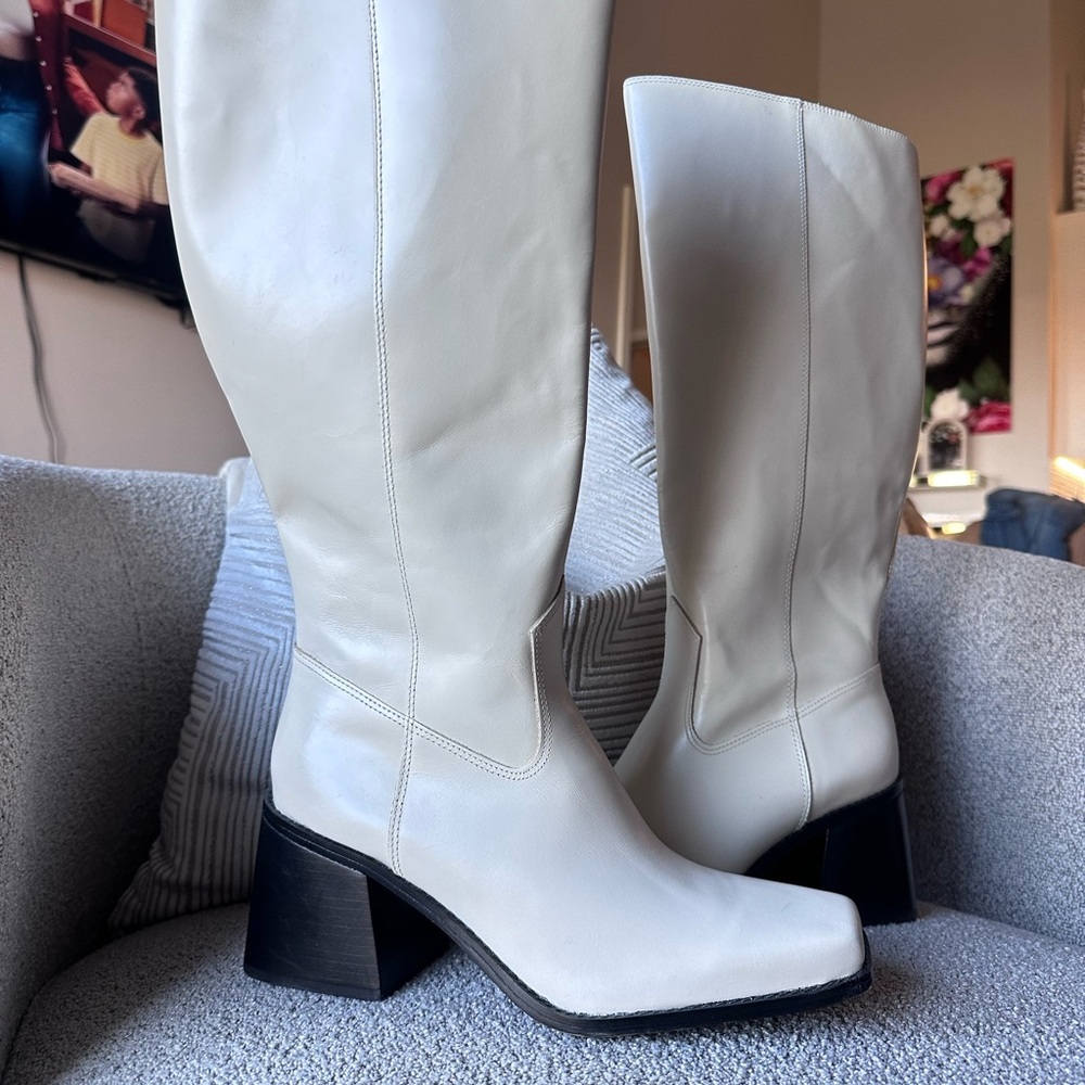 NEW!!! 9W Vince Camuto Women's Sangeti Boot FITS WIDE CALF - Picture 3 of 4